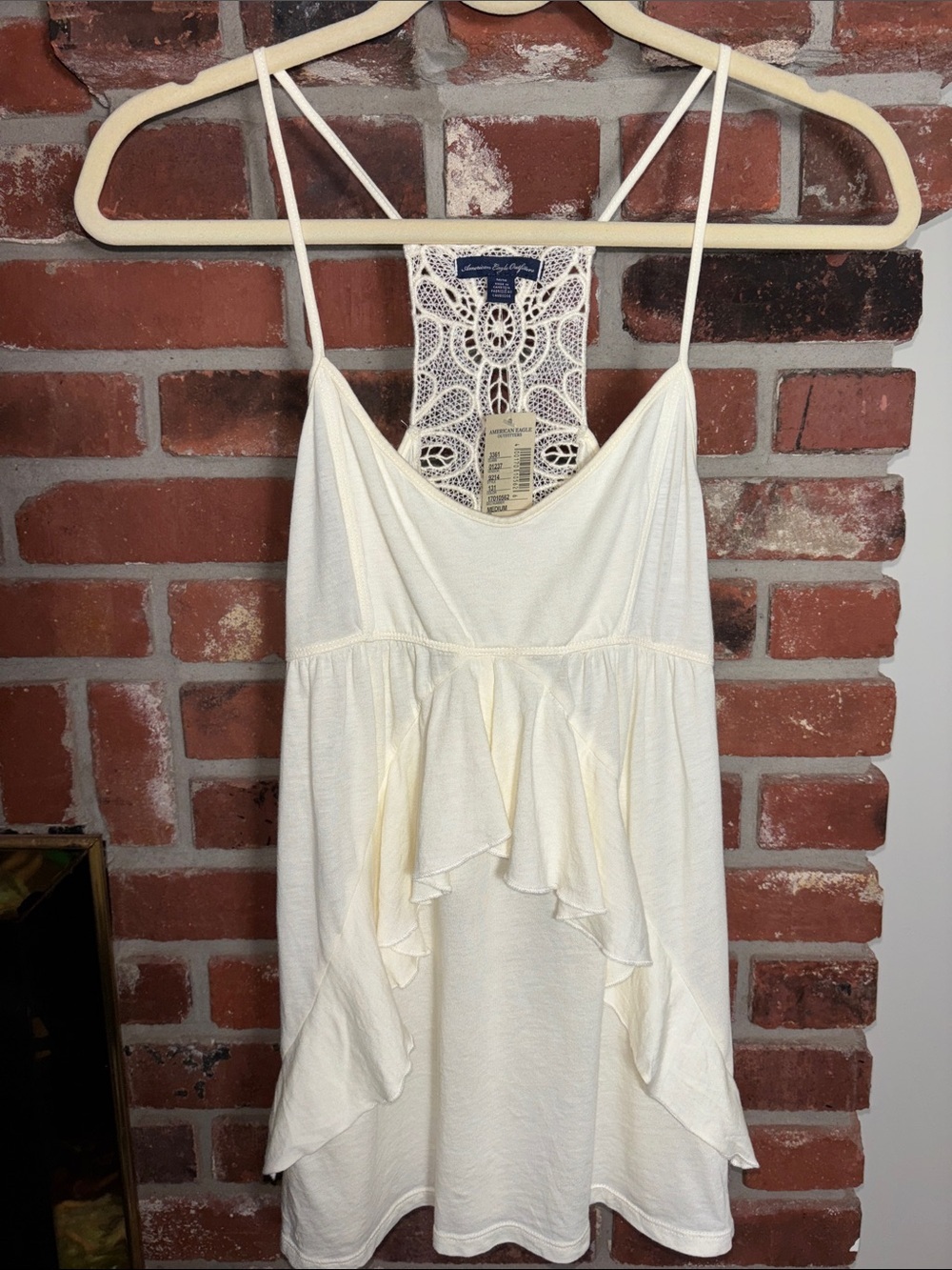 NWT Y2K American Eagle Outfitters Cream Lace-Back Ruffle Cami Top Sz Medium